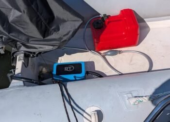 Stop Bailing: How a Solar Dinghy Bilge Pump Changes the Game