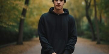 Syna World Tracksuit: Streetwear with Attitude