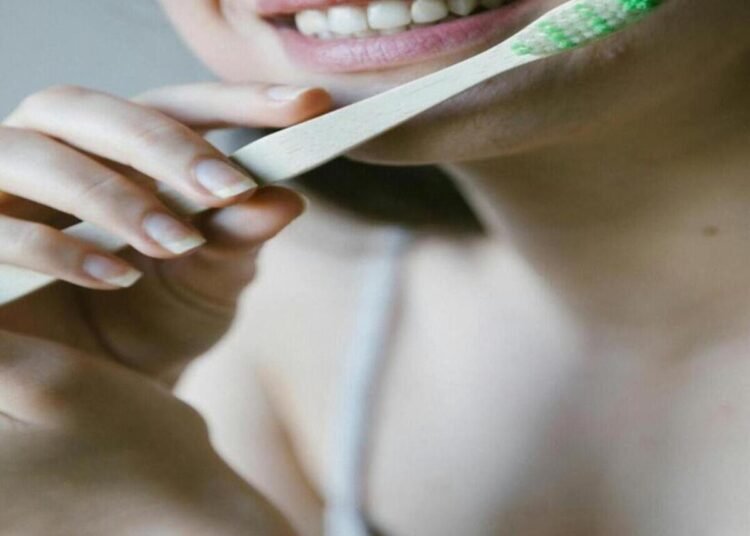 The Ultimate Guide to Maintaining Healthy Teeth and Gums