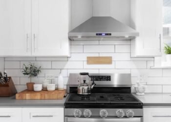 Ducted vs Recirculating Cooker Hoods: Which Works Better?