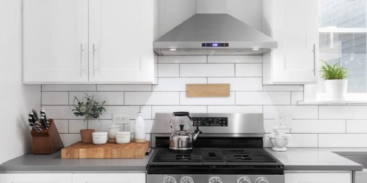 Ducted vs Recirculating Cooker Hoods: Which Works Better?